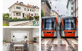 500M To Light Rail, Street Parking, Flex Check-In